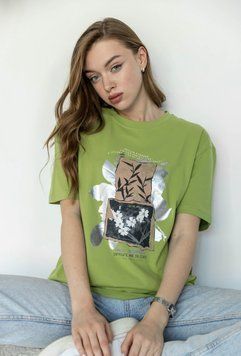 Трикотажна стильна футболка з малюнком на грудях 42-46 (в кольорах) LS b0073 фото