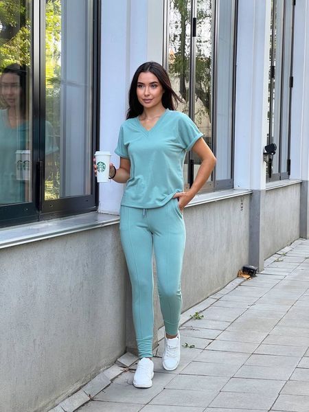 Модний однотонний костюм з футболки та штанів 42-52 (в кольорах) MN 2065 фото