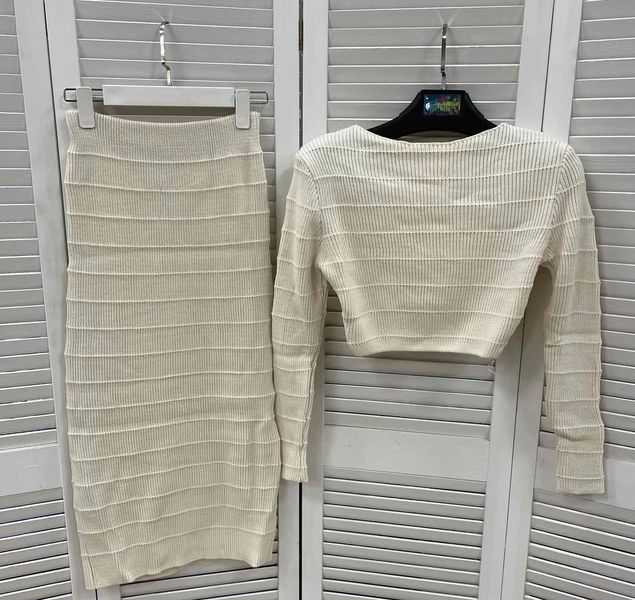 Модний теплий костюм з топу та спідниці 42-46 LS 01213 фото