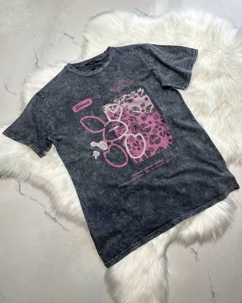 Графітова футболка washed з рожевим принтом &laquo;Bandana Bunny&raquo; S M L ZV 08666 фото