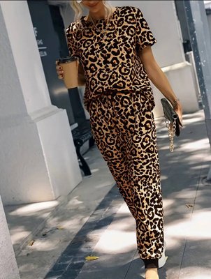 Трендовий леопардовий костюм з футболки та штанів 42-52 PR 0443 фото